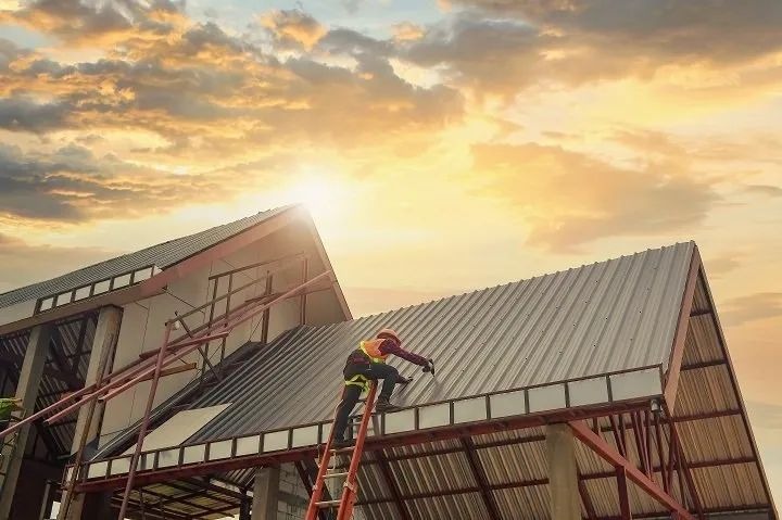 Professional Modern Roofing and House Transformation